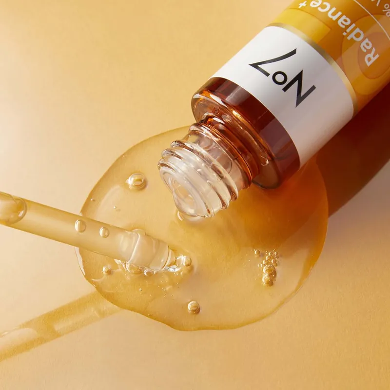 NO7 RADIANCE+ 15% VITAMIN C SERUM 25 ML Pakollinen (Must-Have)